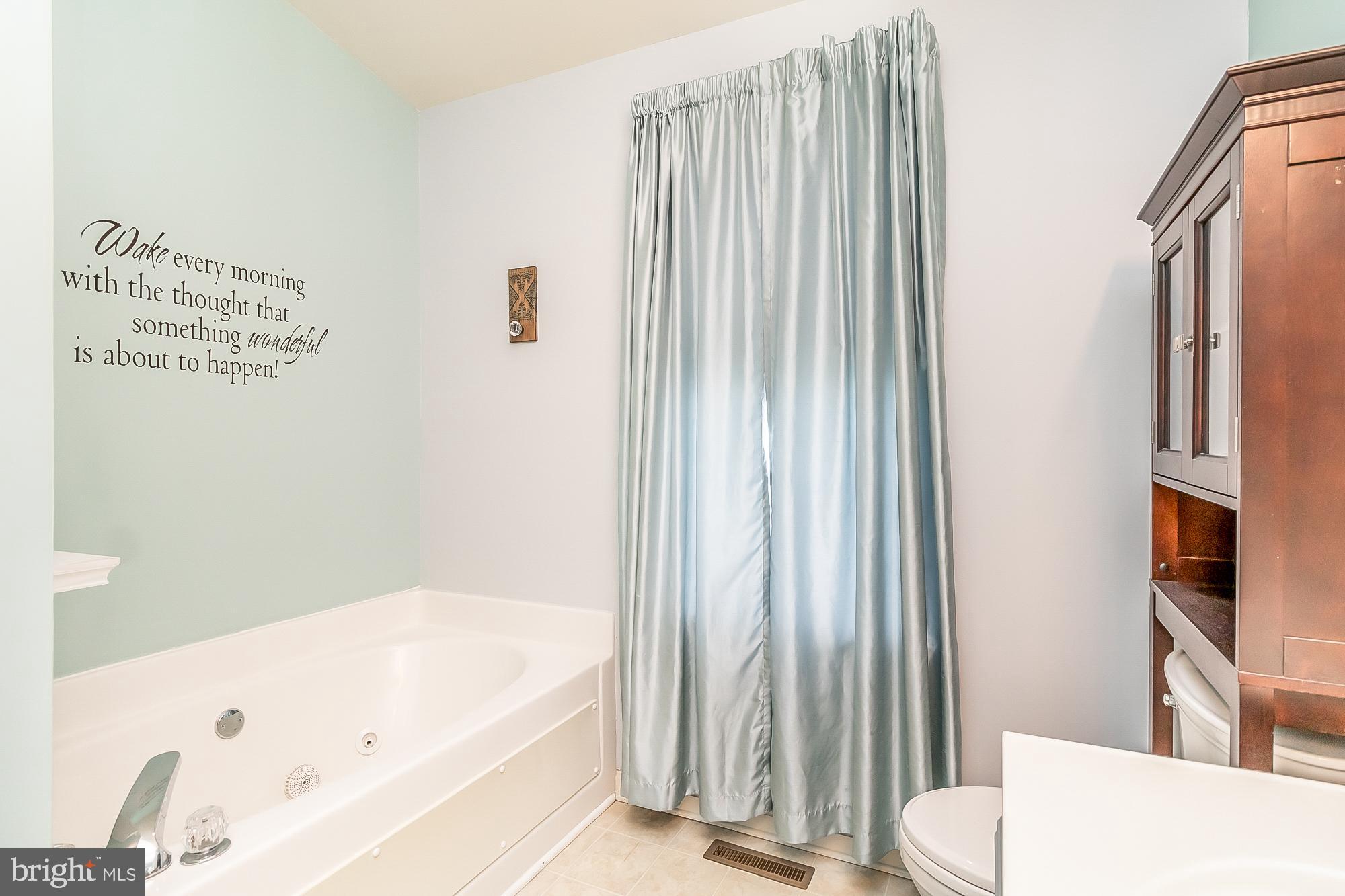 677 Hunting Fields Road Middle River, MD 21220 - Photo 26 of 32 Primary Bath