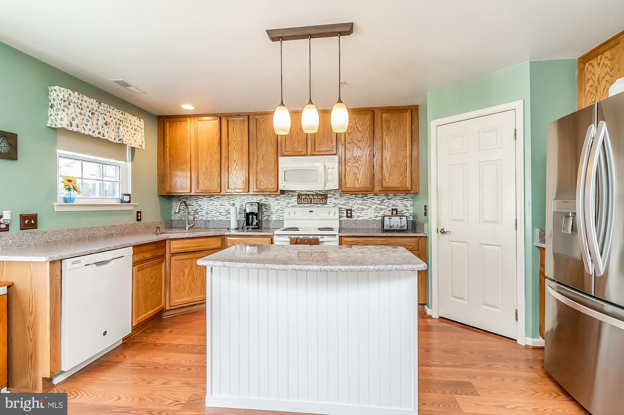 677 Hunting Fields Road Middle River, MD 21220 - Photo 8 of 32 Kitchen