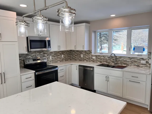 $425,000 | 5 East Spyglass Court, Madison, WI 53717