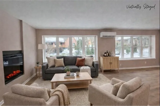 $425,000 | 5 East Spyglass Court, Madison, WI 53717