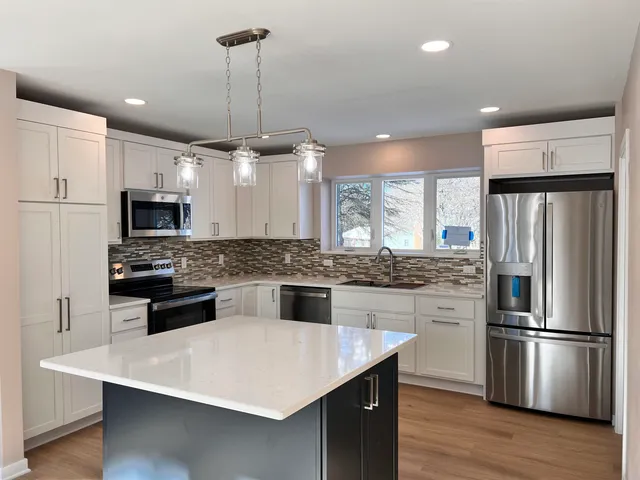 $425,000 | 5 East Spyglass Court, Madison, WI 53717