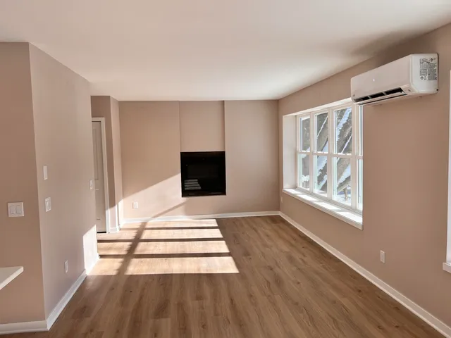 $425,000 | 5 East Spyglass Court, Madison, WI 53717