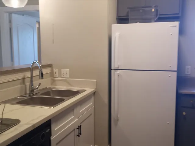 $600 | 1901 Crossing Place, Unit 2201A, Austin, TX 78741