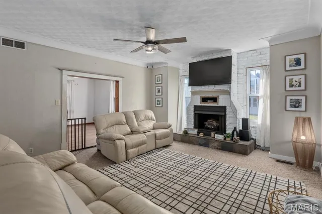 $174,900 | 301 East 3rd N Street, Mount Olive, IL 62069