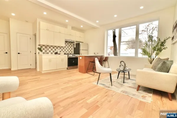 $3,400 | 15 Palisade Avenue, Unit 1, Bogota, NJ 07603