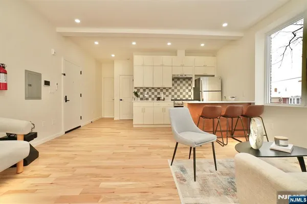 $3,400 | 15 Palisade Avenue, Unit 1, Bogota, NJ 07603