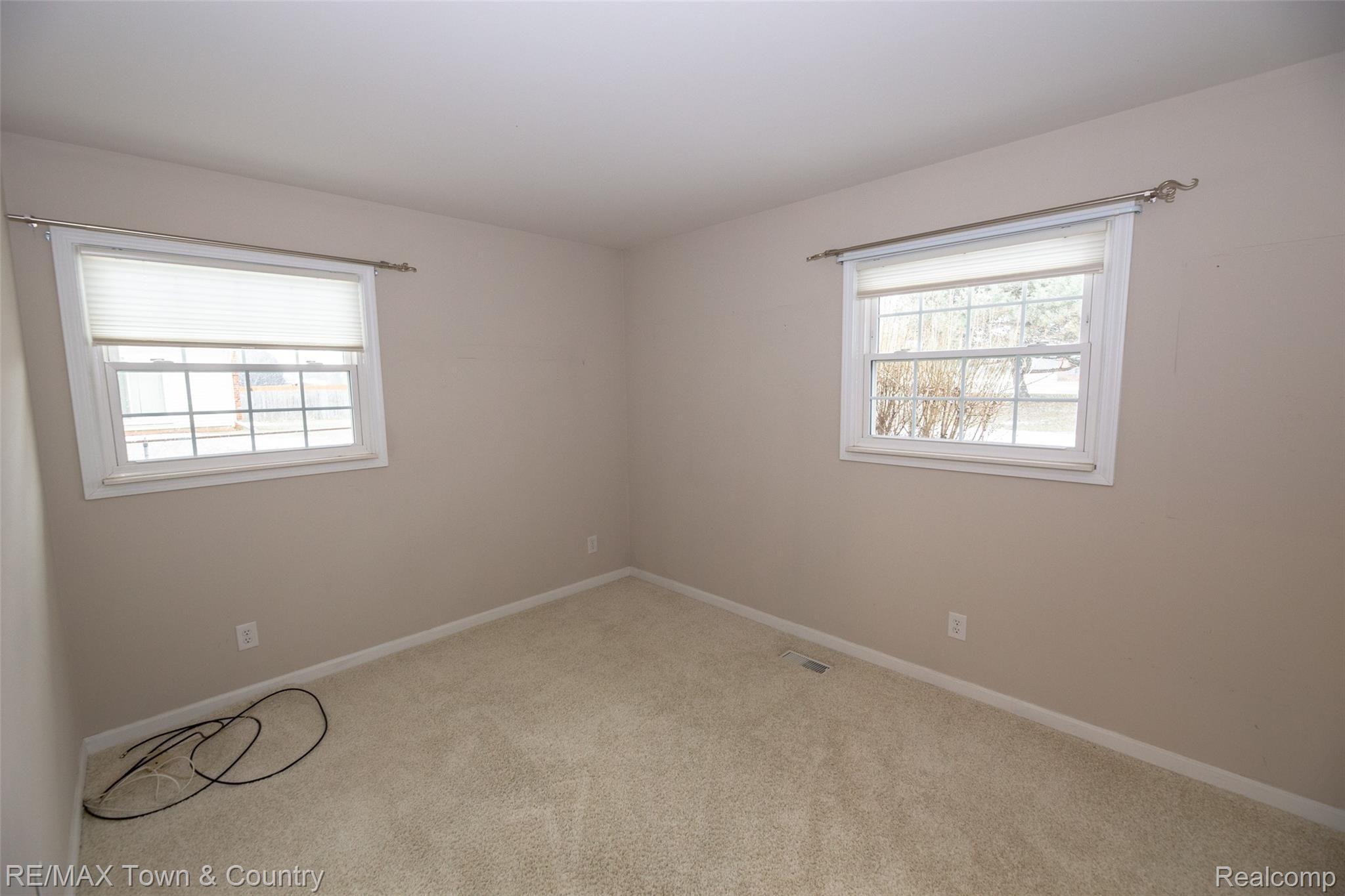 6359 Yorkshire North Riding Road Flint, MI 48532 - Photo 22 of 27 22.jpg