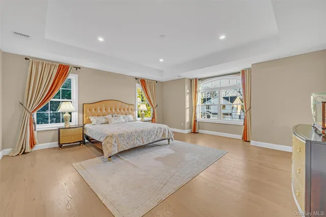 $1,488,000 | 76 Northern Parkway West, Plainview, NY 11803