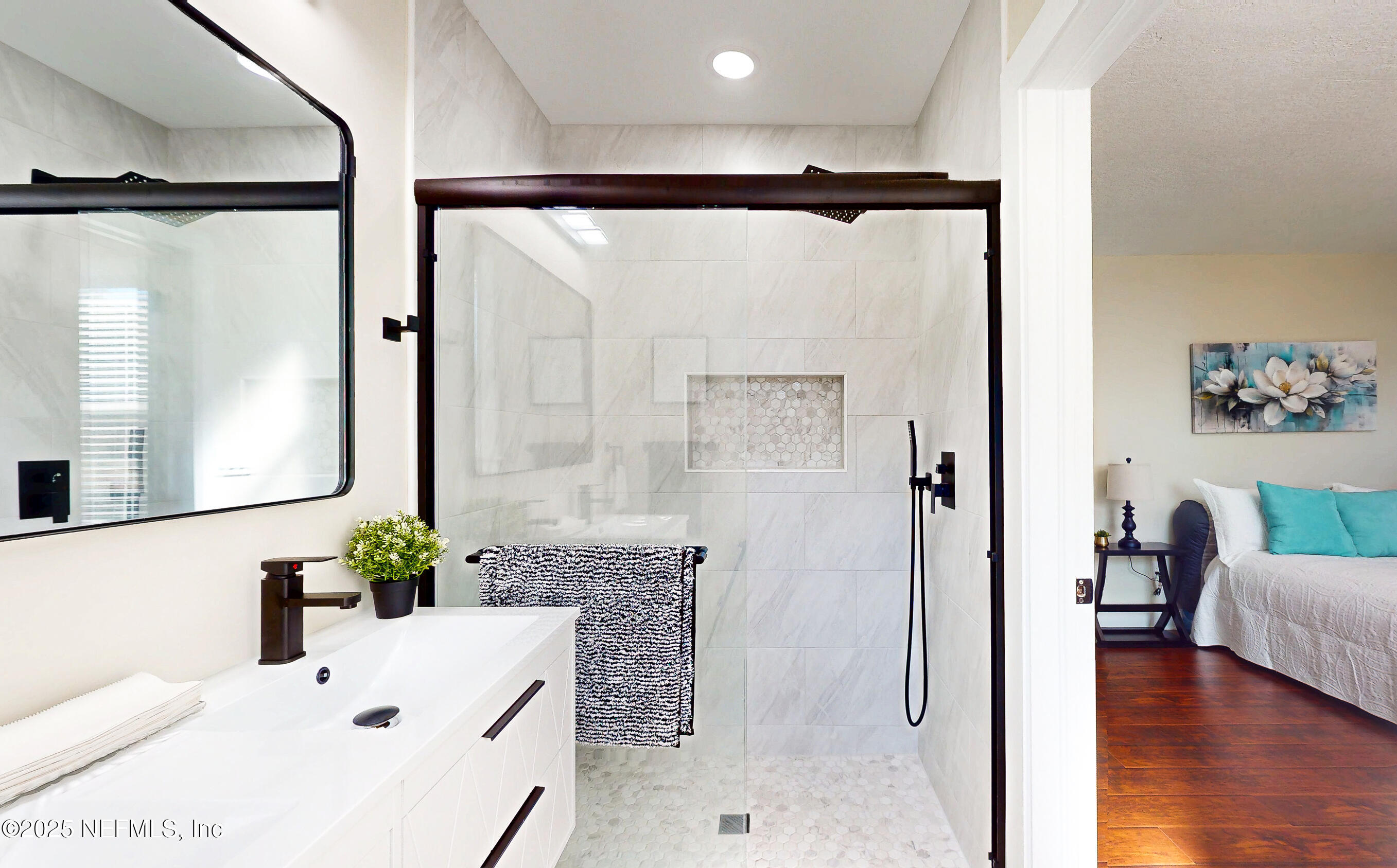 1153 Monticello Road Jacksonville, FL 32207 - Photo 19 of 37 a bathroom with a tub and a view of bathroom