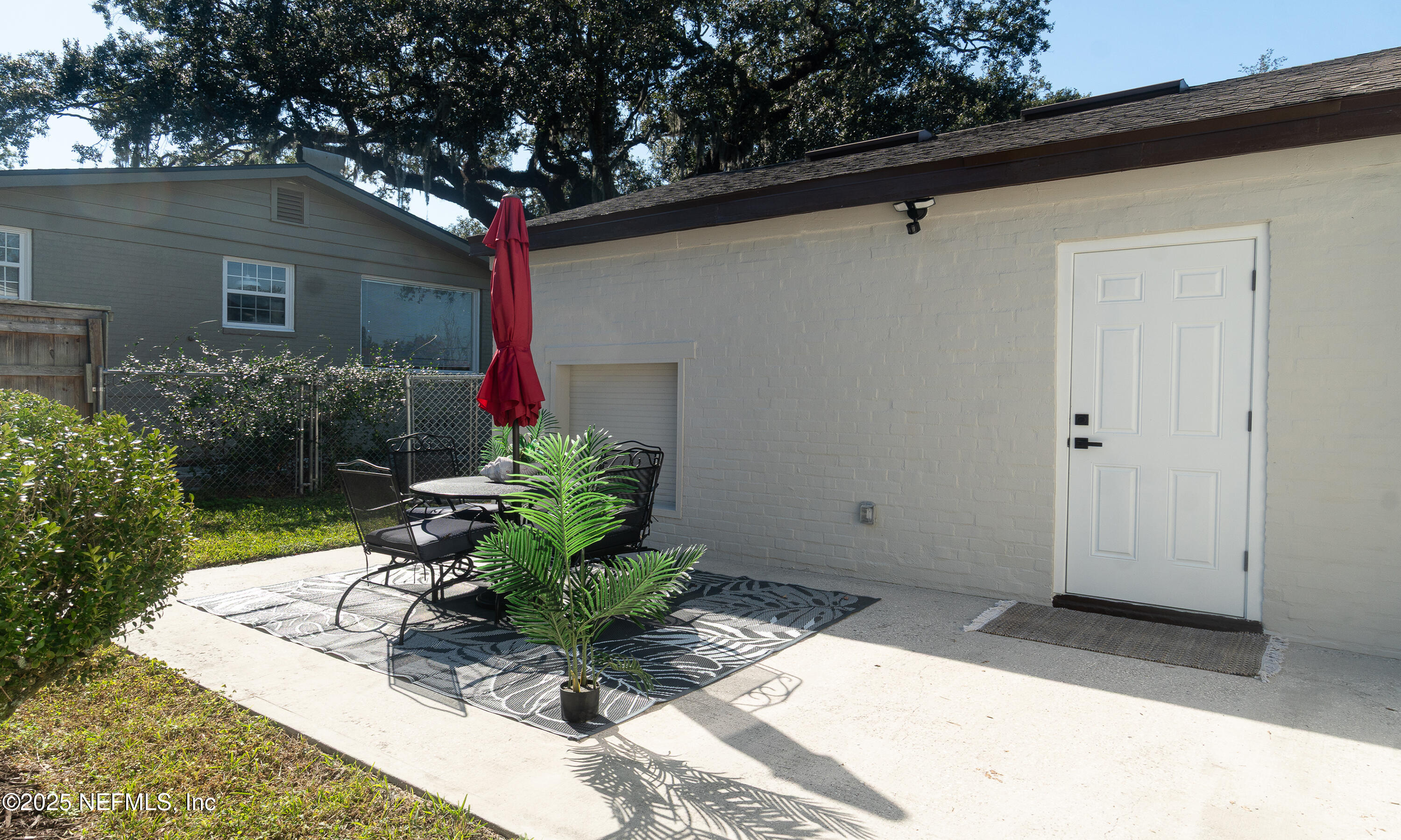1153 Monticello Road Jacksonville, FL 32207 - Photo 35 of 37 a front view of house with yard