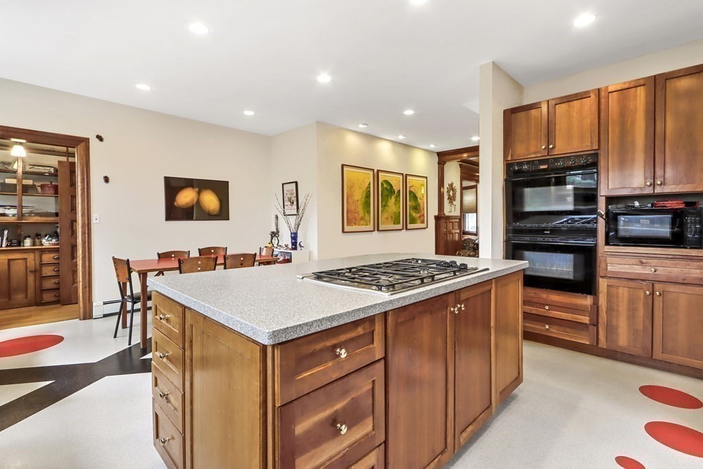 69 Naples Road Brookline, MA 02446 - Photo 11 of 29