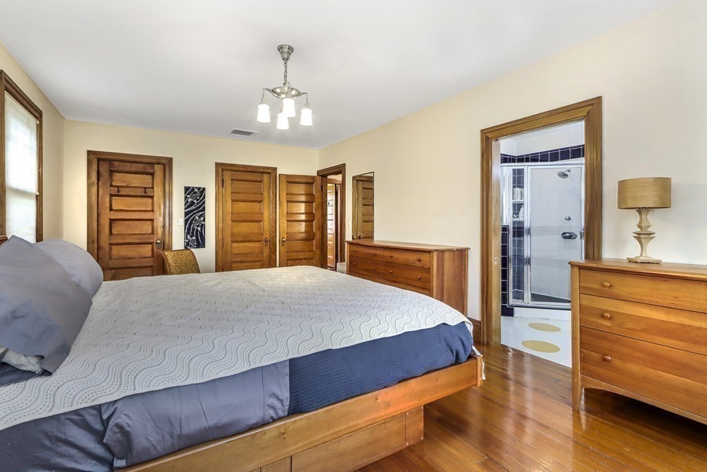 69 Naples Road Brookline, MA 02446 - Photo 18 of 29