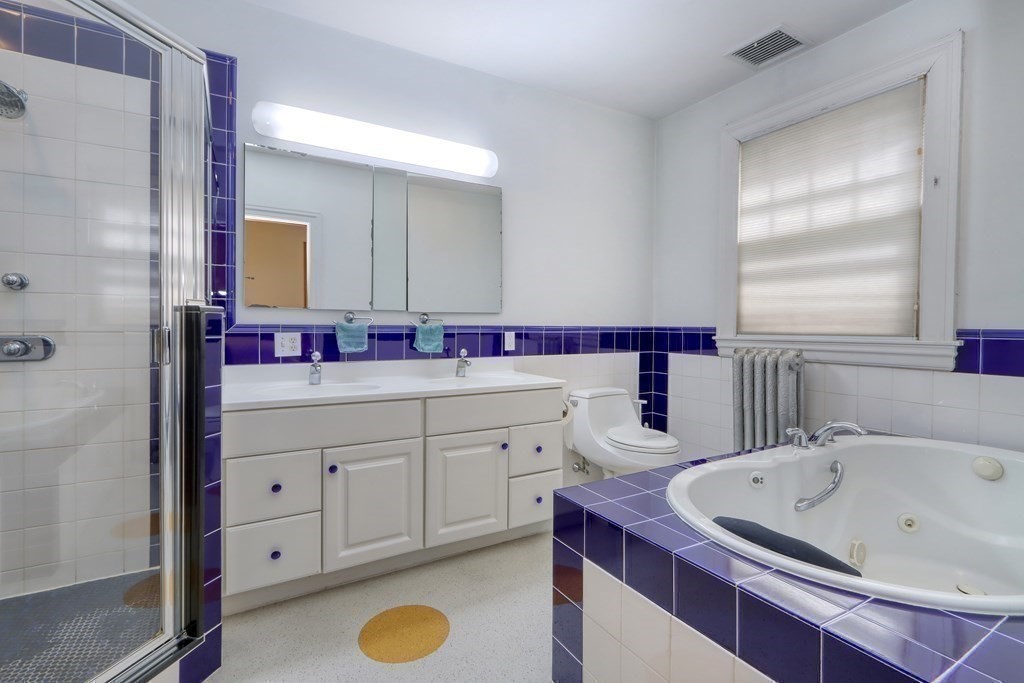 69 Naples Road Brookline, MA 02446 - Photo 19 of 29