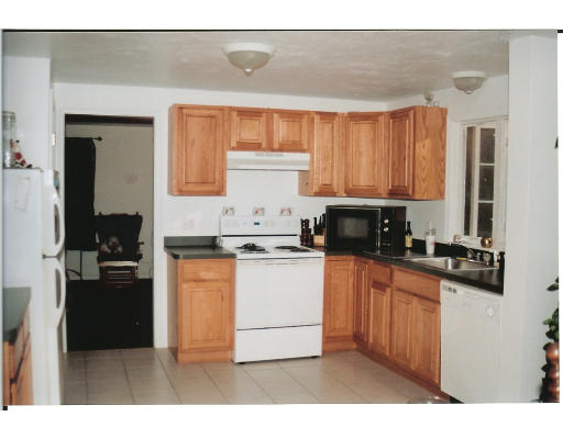 35 Bay Road Easton, MA 02356 - Photo 4 of 16 Gallery Image 4