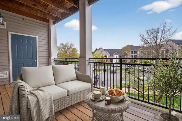 $365,000 | 46588 Drysdale Terrace, Unit 201, Sterling, VA 20165