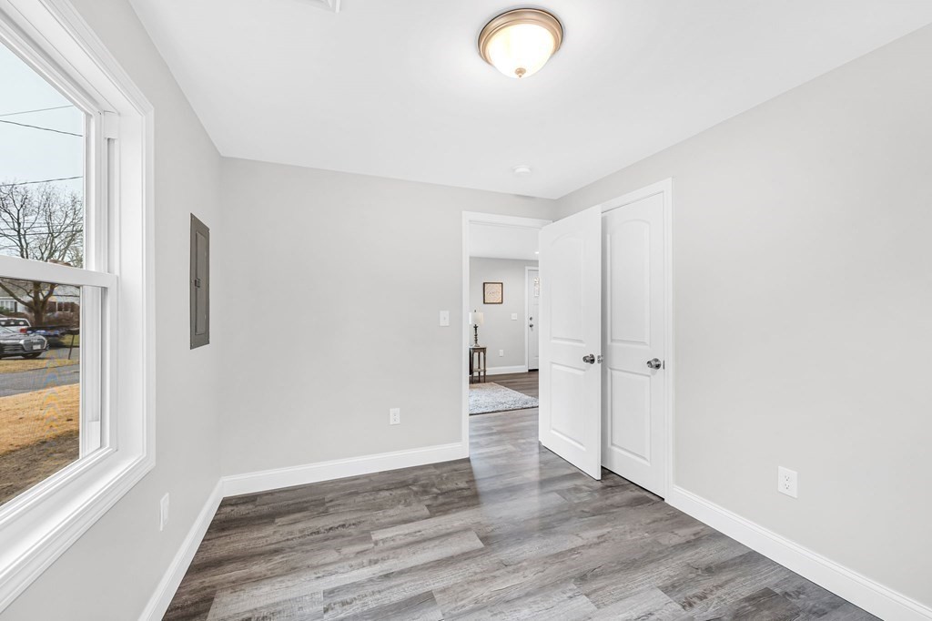 70 Kirk Drive Springfield, MA 01109 - Photo 17 of 28 Gallery Image 17