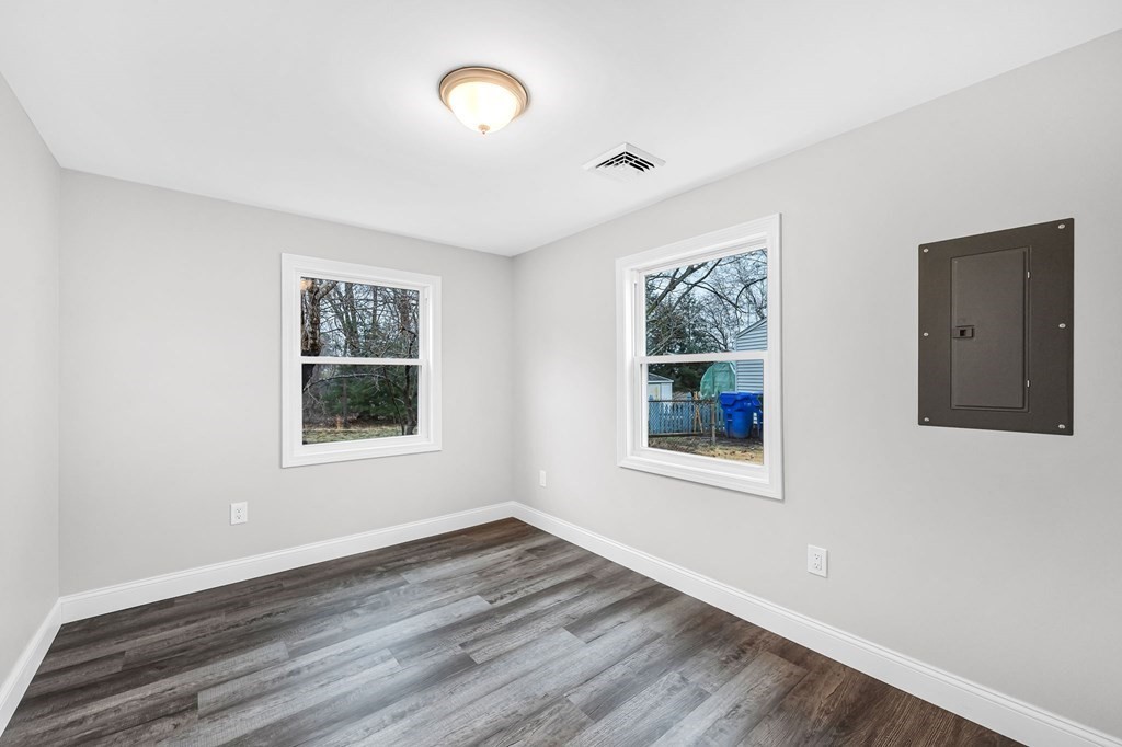 70 Kirk Drive Springfield, MA 01109 - Photo 18 of 28 Gallery Image 18