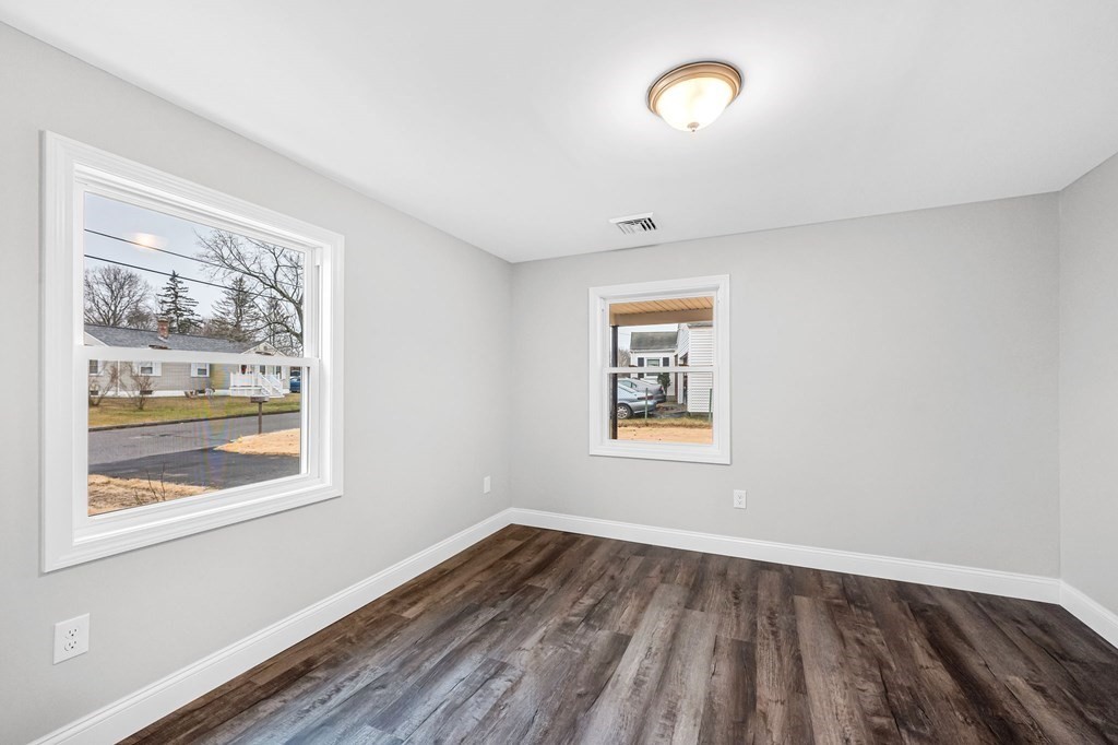 70 Kirk Drive Springfield, MA 01109 - Photo 22 of 28 Gallery Image 22