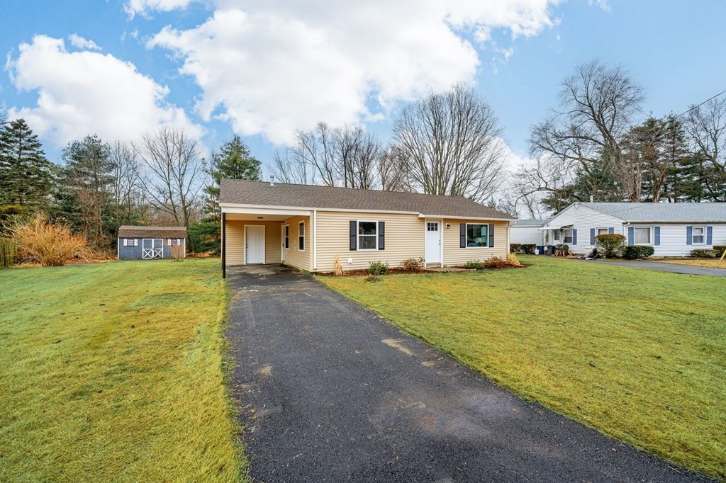 70 Kirk Drive Springfield, MA 01109 - Photo 3 of 28 Gallery Image 3
