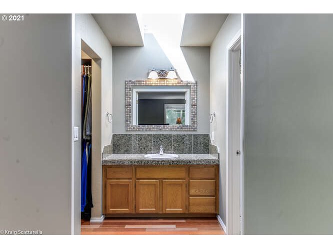 3817 Southwest Pasadena Street Portland, OR 97219 - Photo 20 of 32 Gallery Image 20