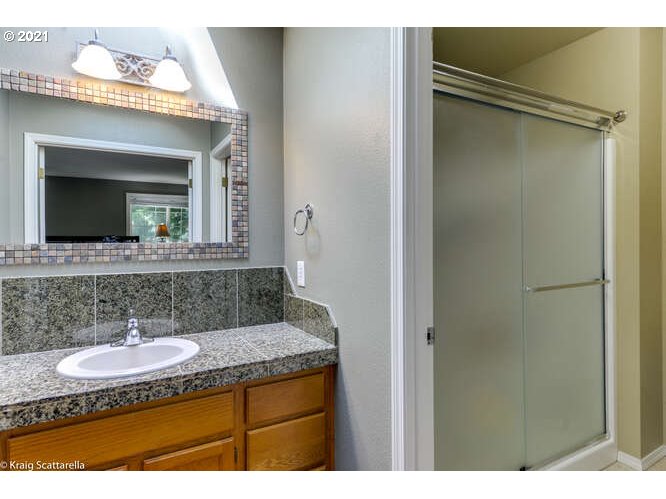 3817 Southwest Pasadena Street Portland, OR 97219 - Photo 22 of 32 Gallery Image 22