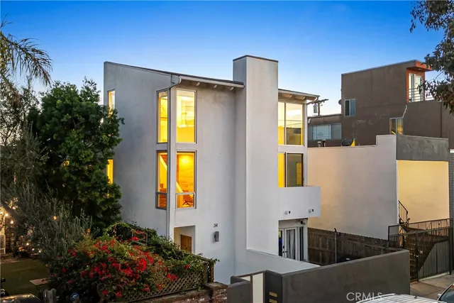$1,750,000 | 34 South Venice Boulevard, Unit 2, Venice, CA 90291