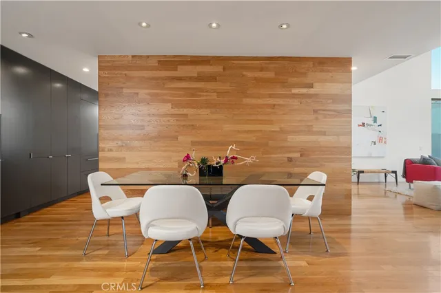 $1,750,000 | 34 South Venice Boulevard, Unit 2, Venice, CA 90291