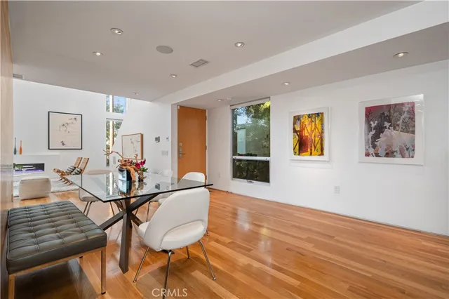 $1,750,000 | 34 South Venice Boulevard, Unit 2, Venice, CA 90291