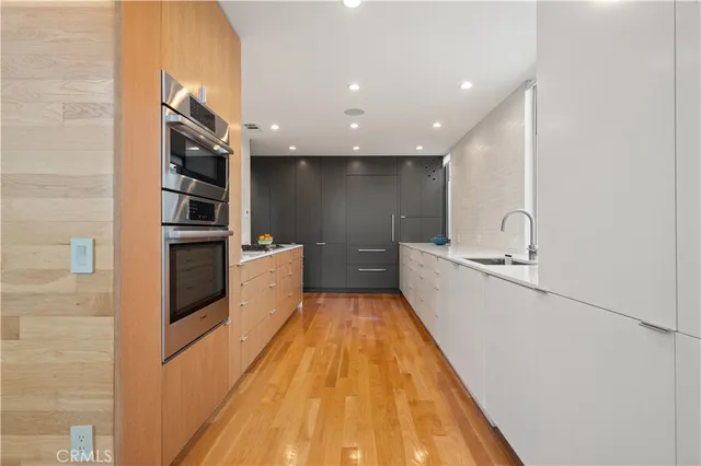 $1,750,000 | 34 South Venice Boulevard, Unit 2, Venice, CA 90291