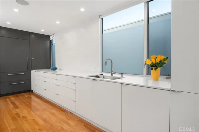 $1,750,000 | 34 South Venice Boulevard, Unit 2, Venice, CA 90291