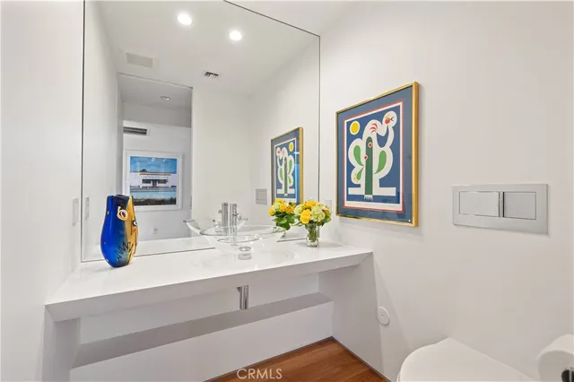 $1,750,000 | 34 South Venice Boulevard, Unit 2, Venice, CA 90291