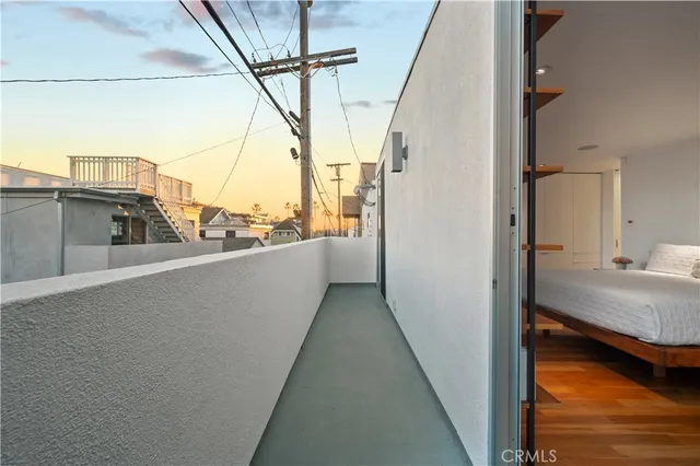$1,750,000 | 34 South Venice Boulevard, Unit 2, Venice, CA 90291