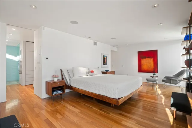 $1,750,000 | 34 South Venice Boulevard, Unit 2, Venice, CA 90291