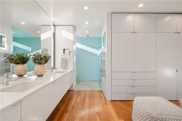 $1,750,000 | 34 South Venice Boulevard, Unit 2, Venice, CA 90291