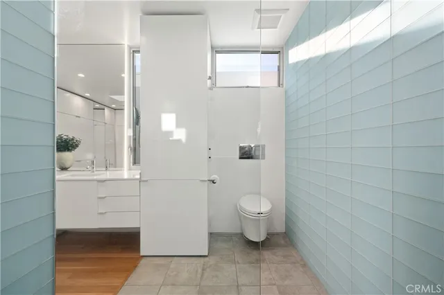 $1,750,000 | 34 South Venice Boulevard, Unit 2, Venice, CA 90291