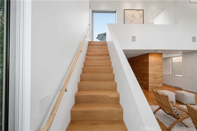 $1,750,000 | 34 South Venice Boulevard, Unit 2, Venice, CA 90291