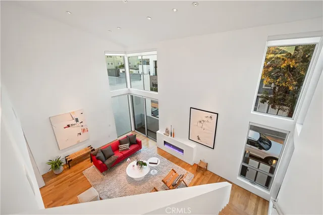 $1,750,000 | 34 South Venice Boulevard, Unit 2, Venice, CA 90291