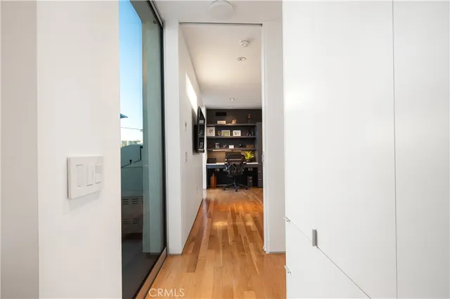 $1,750,000 | 34 South Venice Boulevard, Unit 2, Venice, CA 90291