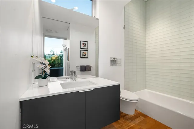 $1,750,000 | 34 South Venice Boulevard, Unit 2, Venice, CA 90291