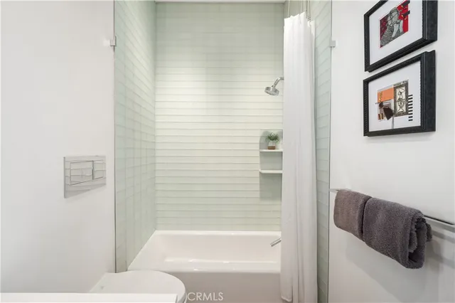 $1,750,000 | 34 South Venice Boulevard, Unit 2, Venice, CA 90291