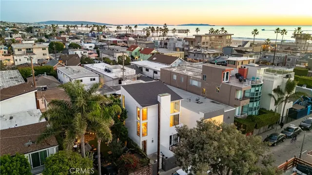 $1,750,000 | 34 South Venice Boulevard, Unit 2, Venice, CA 90291