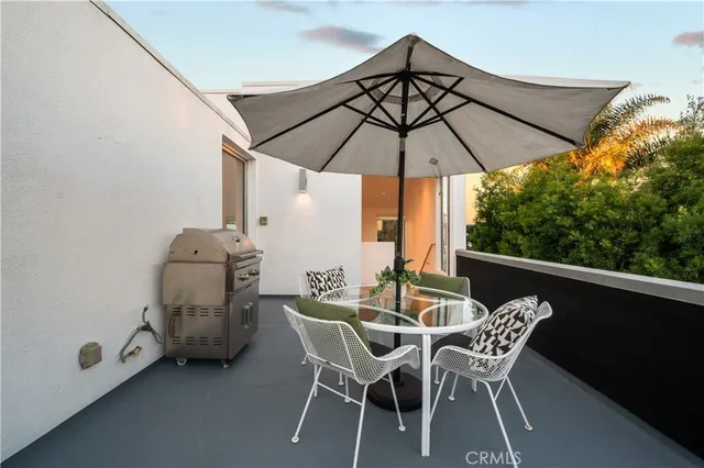 $1,750,000 | 34 South Venice Boulevard, Unit 2, Venice, CA 90291