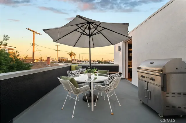 $1,750,000 | 34 South Venice Boulevard, Unit 2, Venice, CA 90291