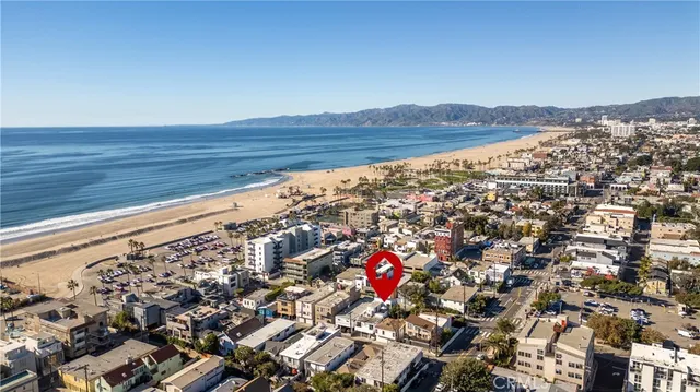 $1,750,000 | 34 South Venice Boulevard, Unit 2, Venice, CA 90291