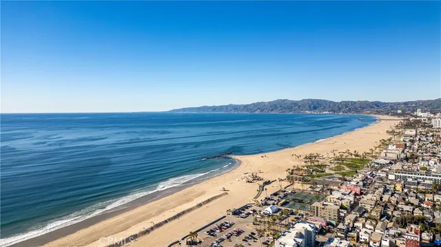 $1,750,000 | 34 South Venice Boulevard, Unit 2, Venice, CA 90291