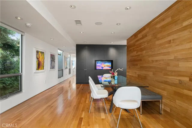 $1,750,000 | 34 South Venice Boulevard, Unit 2, Venice, CA 90291