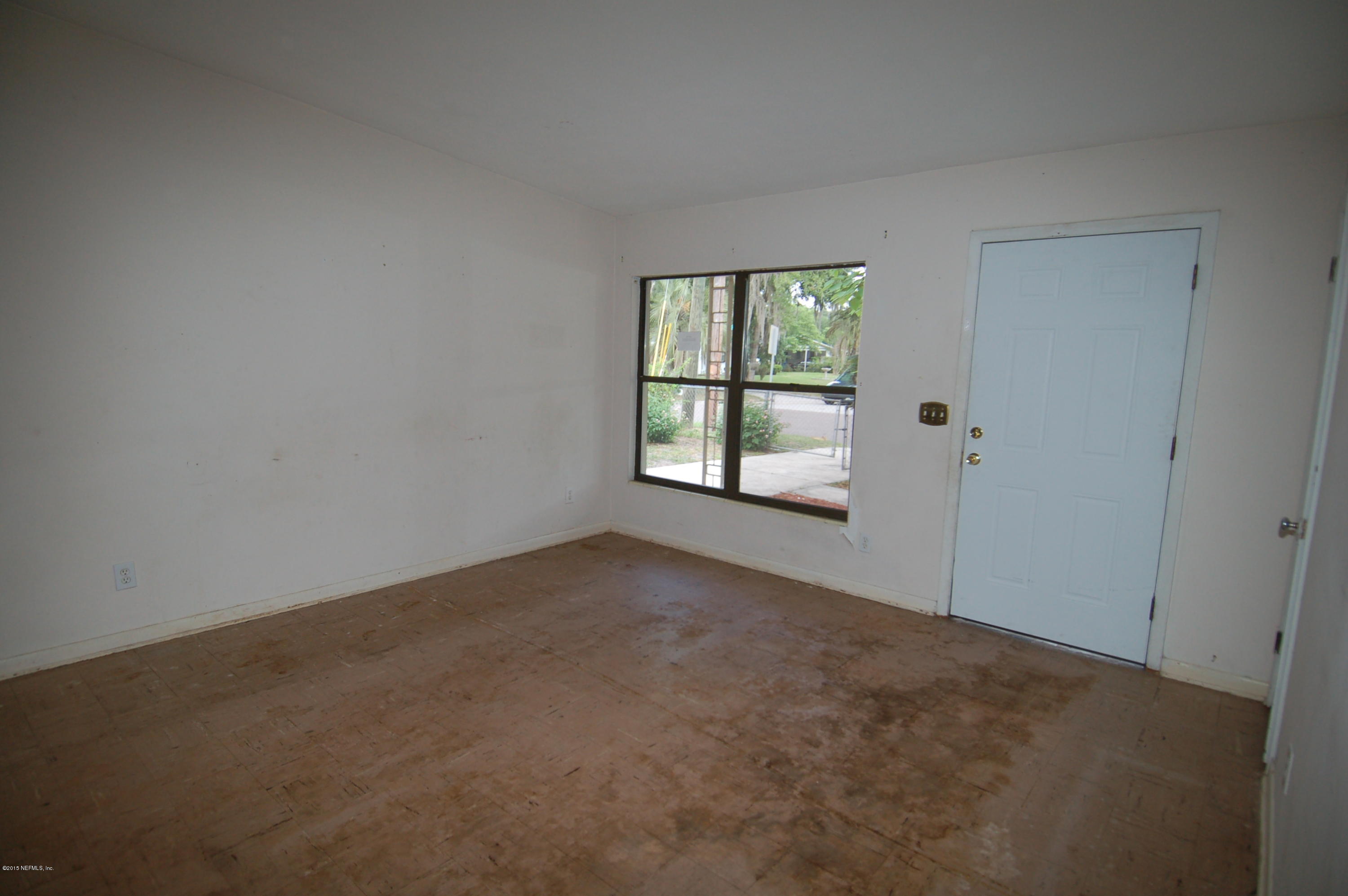10638 Dodd Road Jacksonville, FL 32218 - Photo 5 of 29 5 Living Room