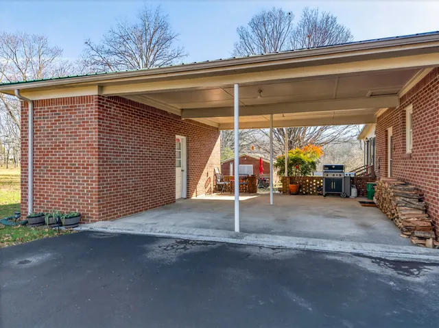 $339,000 | 28 South Patrick Road, Fayetteville, TN 37334