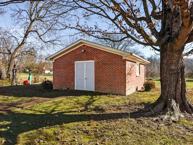 $339,000 | 28 South Patrick Road, Fayetteville, TN 37334