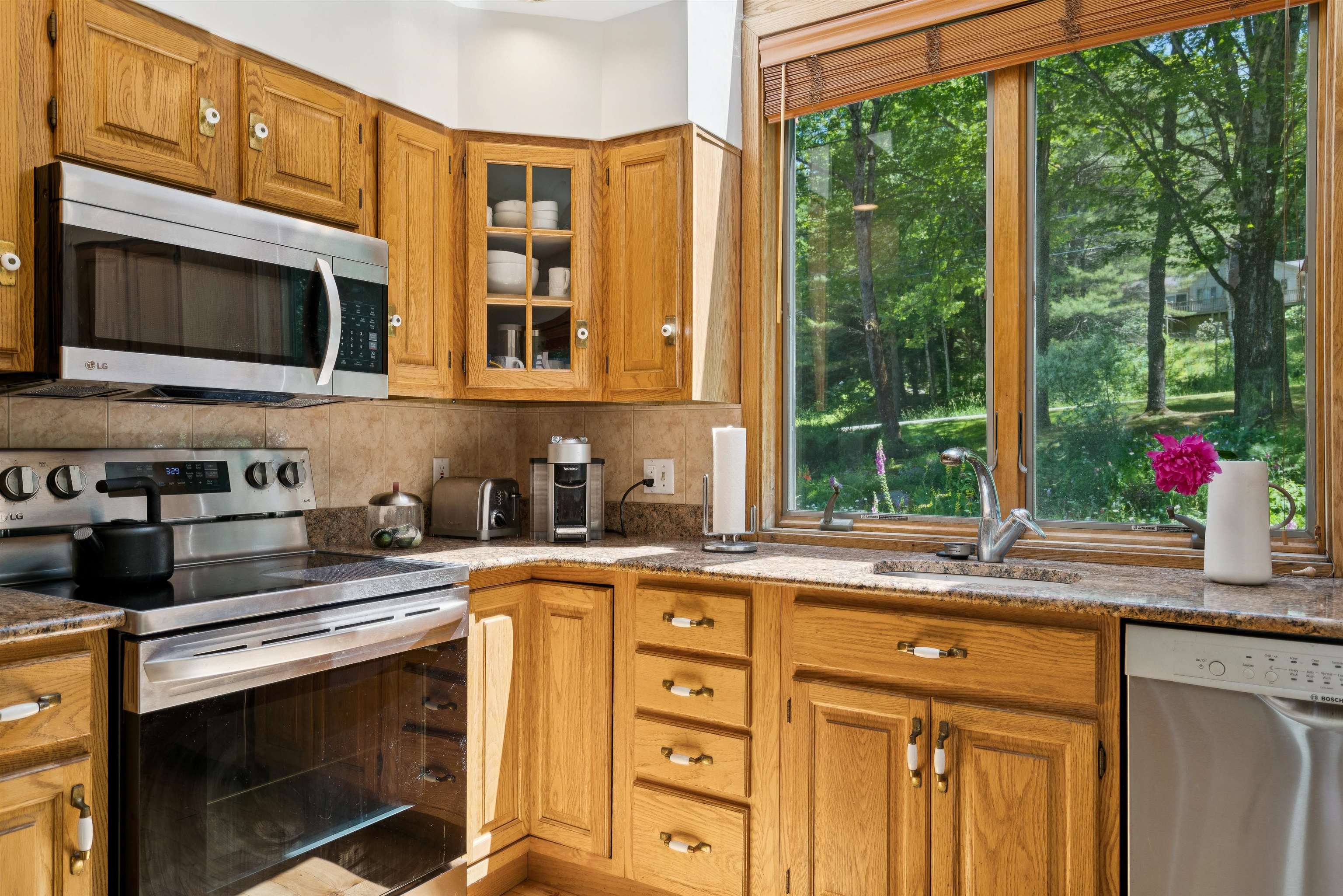 1130 Safford Road Hartford, VT 05059 - Photo 19 of 43 Gallery Image 19